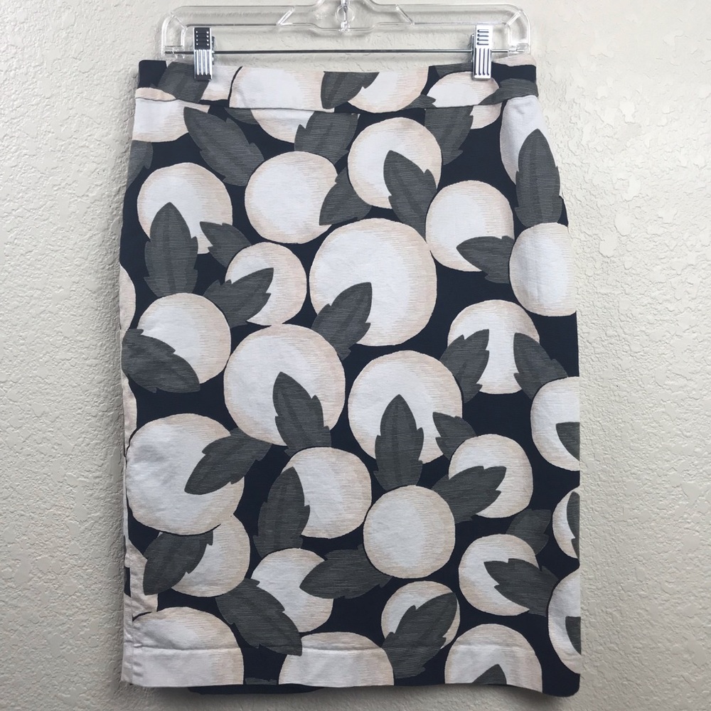 Ann Taylor Mid Skirt Green Leaf Design